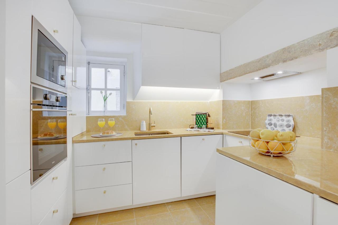 Golden Cage Chiado - Charm Historic And Cozy Appartement Lissabon Buitenkant foto