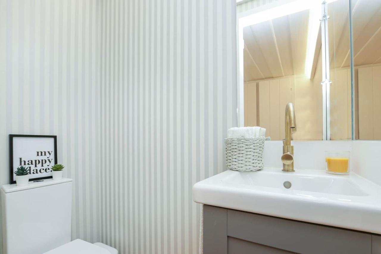 Golden Cage Chiado - Charm Historic And Cozy Appartement Lissabon Buitenkant foto