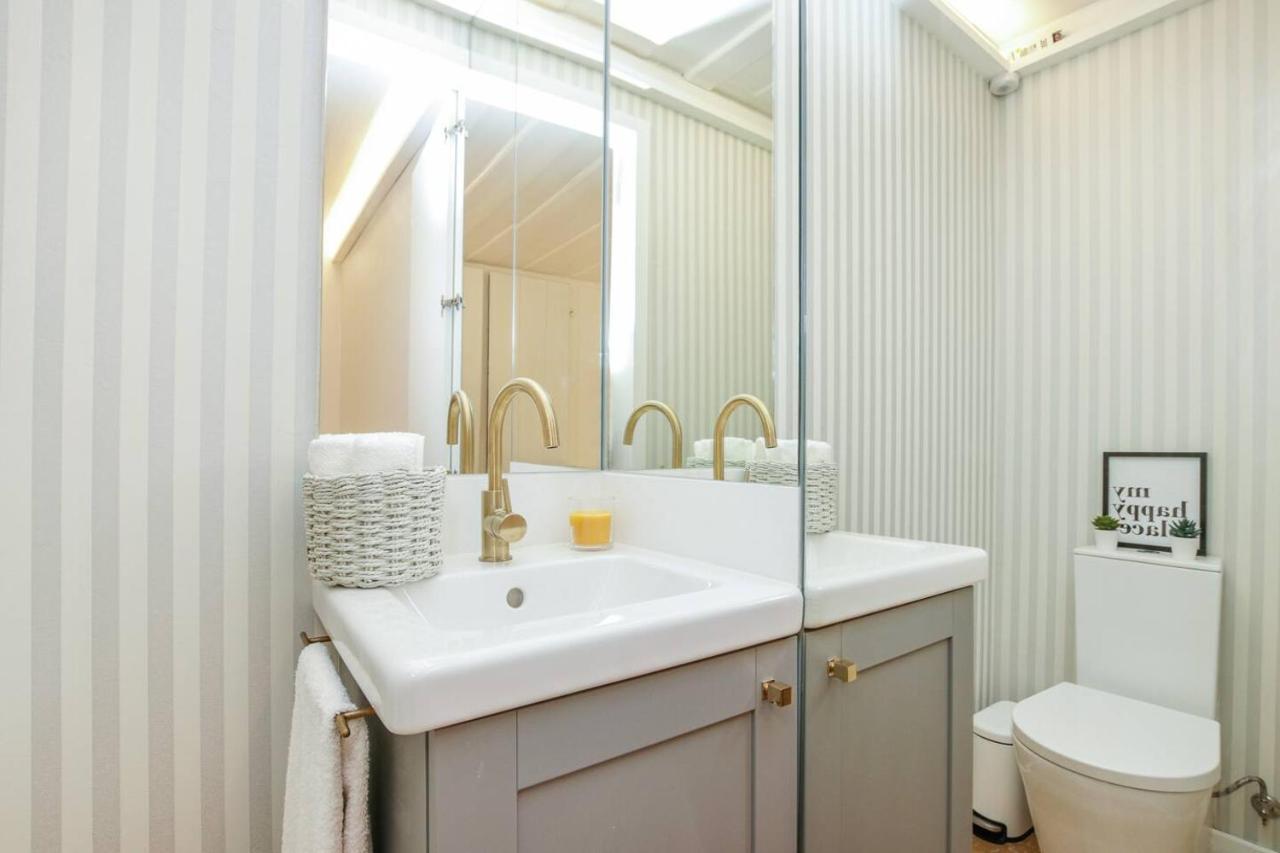 Golden Cage Chiado - Charm Historic And Cozy Appartement Lissabon Buitenkant foto