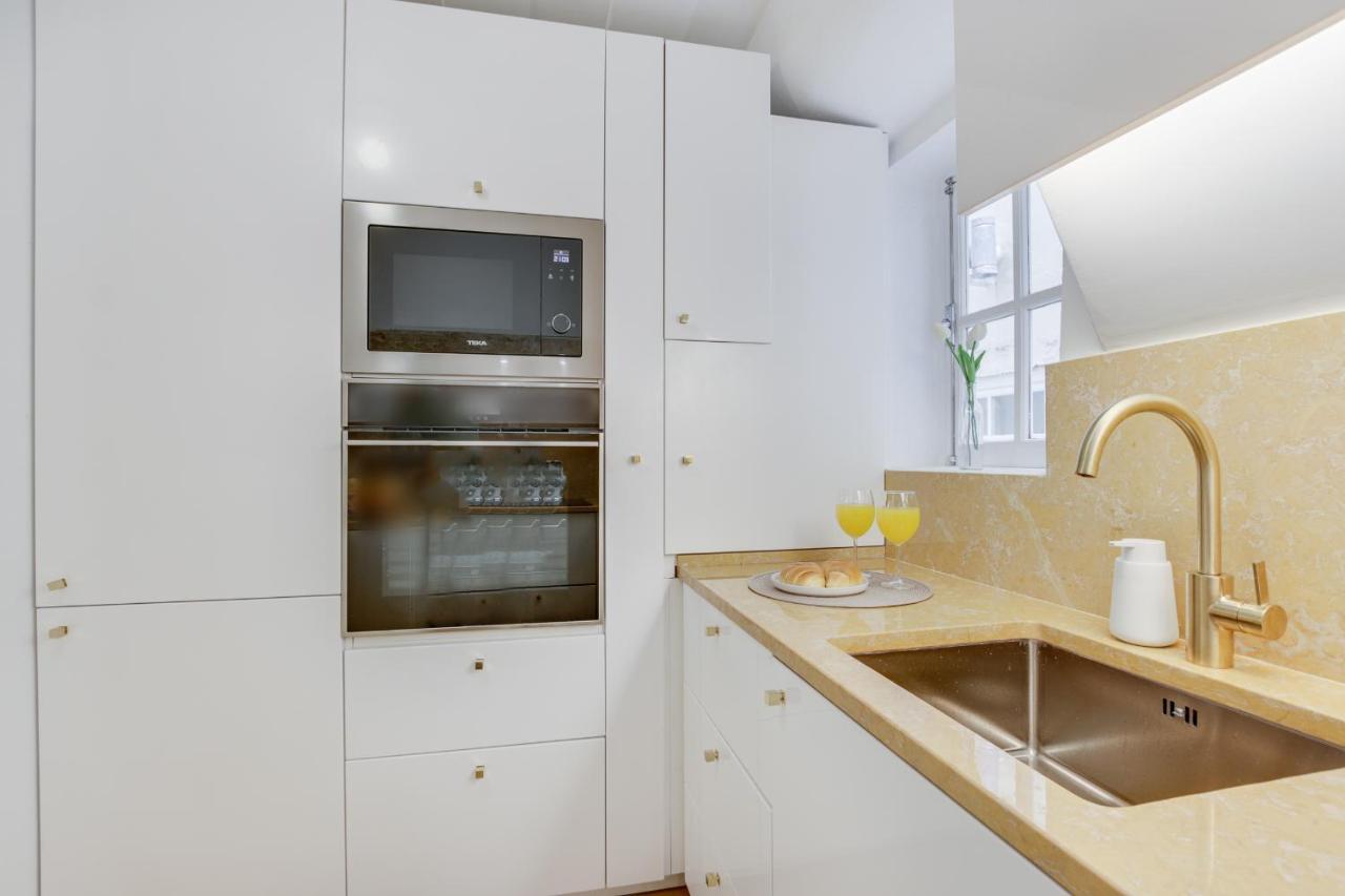 Golden Cage Chiado - Charm Historic And Cozy Appartement Lissabon Buitenkant foto